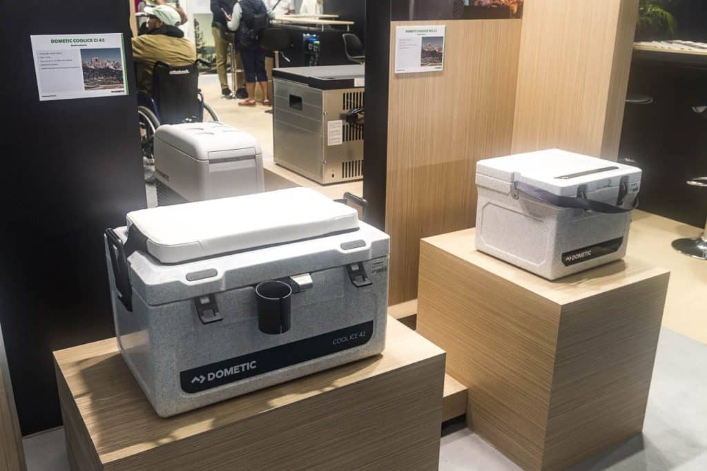 Glacière passive : un gros box costaud et facile d'entretienMettez le dans votre véhicule utilitaire, ajoutez de la glace et vous aurez de quoi conserver vos boissons et vos repas au frais sur les chantiers