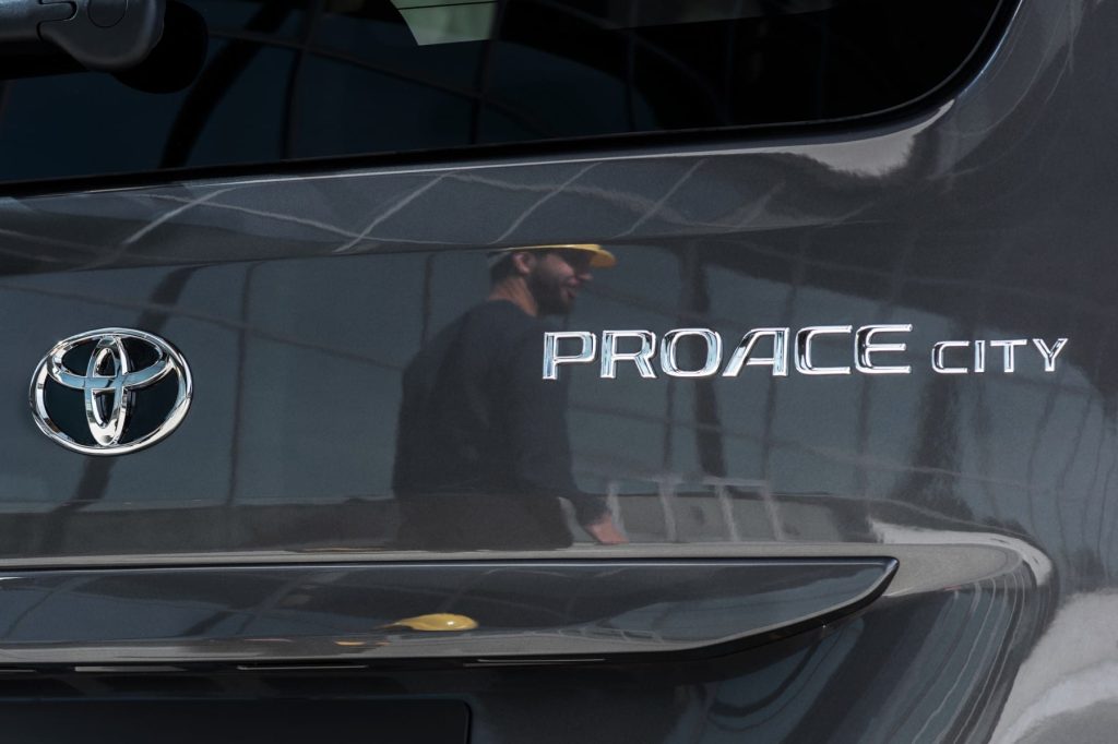 toyota proace city
