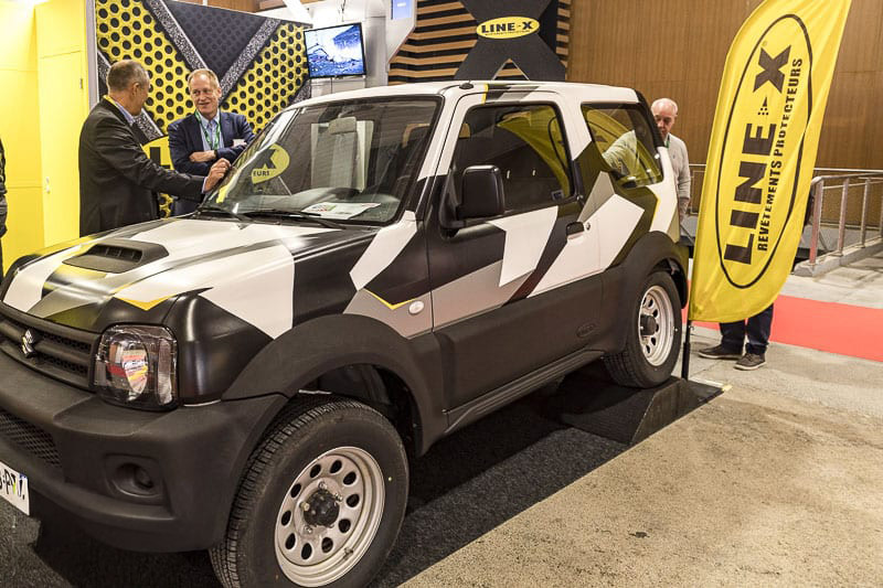 Sur le stand de Solutrans, Line X exposait un petit 4x4 complètement recouvert de différentes coloris