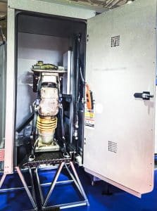 coffre pour pilonneuse avec le hayon en position haute