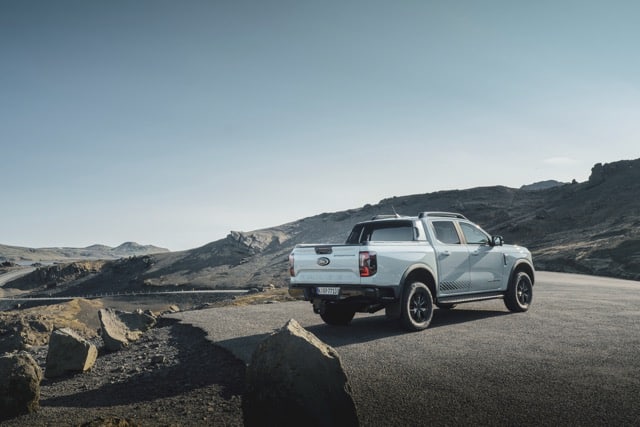 Ford Ranger PHEV arrêt face 3/4 arrière