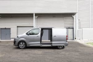 Peugeot Expert profil porte ouverte
