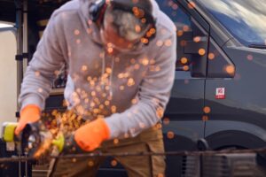 Révision utilitaire en centre auto : ce que l’artisan gagne chez Norauto, Feu Vert ou Speedy, et ce qu’il peut perdre